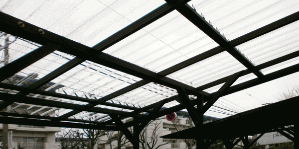 ポリカーボネート製折半屋根