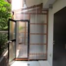 勝手口から内部